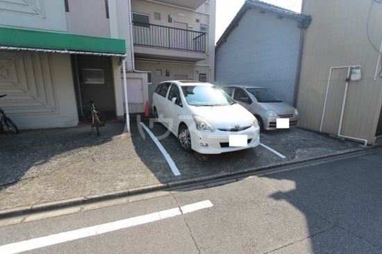17/22 駐車場