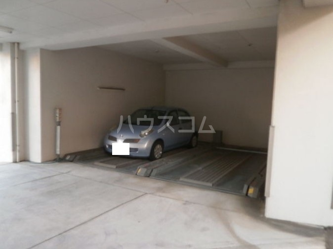 17/25 駐車場