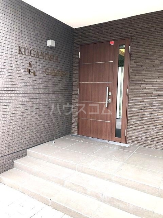 16/23 エントランス