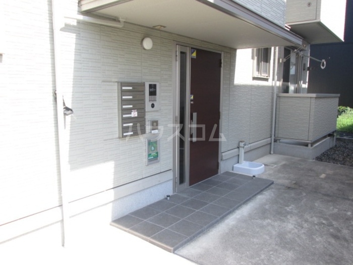 5/8 エントランス