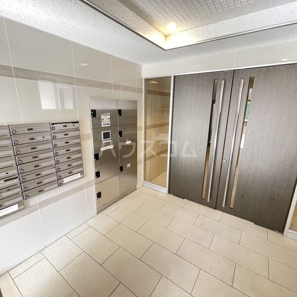 16/18 エントランス