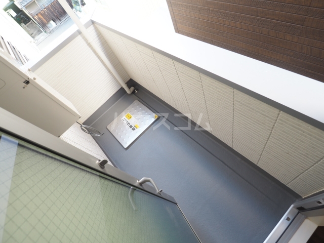 16/23 バルコニー