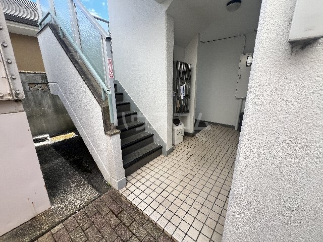 25/30 エントランス