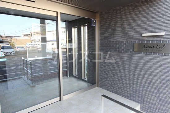 14/20 エントランス