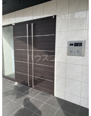 19/28 エントランス