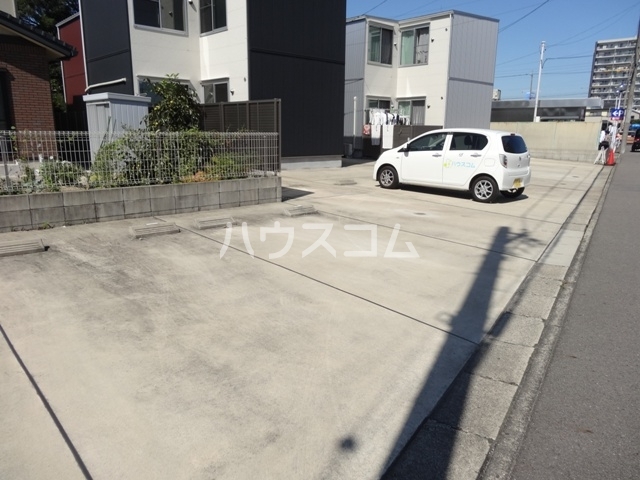 22/30 駐車場