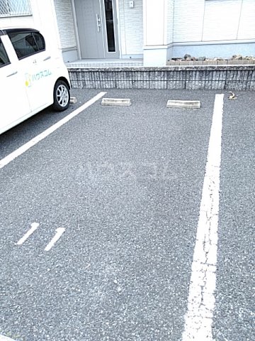 28/30 駐車場