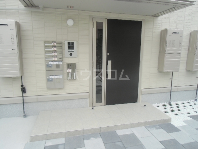 20/27 エントランス