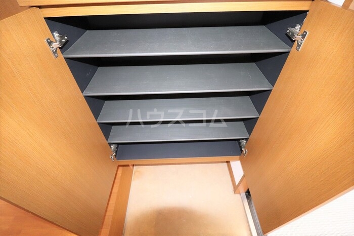 13/14 エントランス