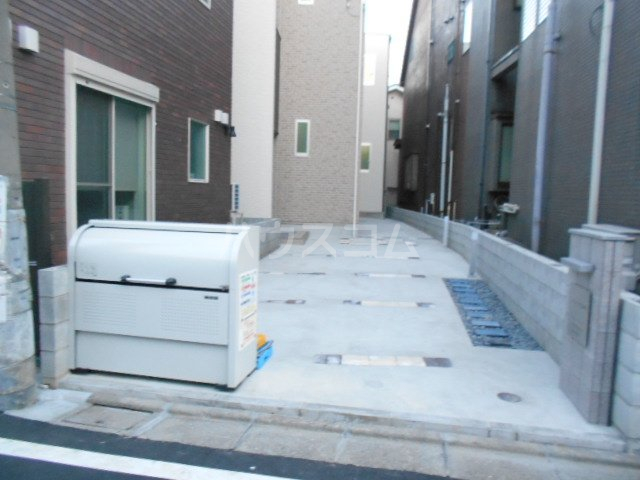 2/5 エントランス