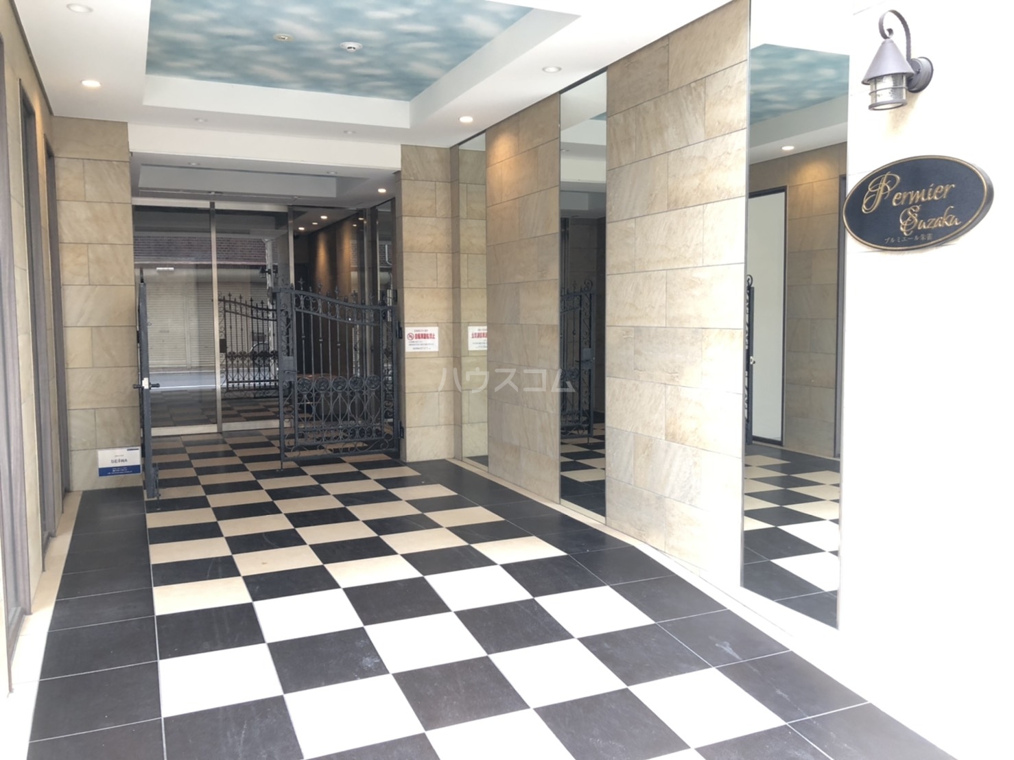 3/7 エントランス