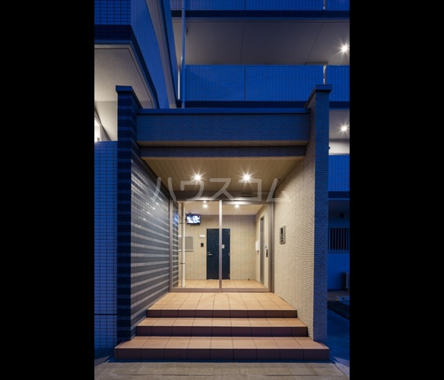 14/19 エントランス