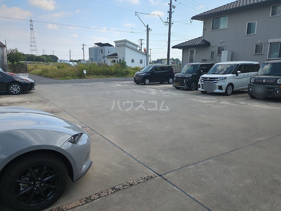 2/5 駐車場