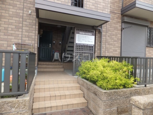 19/29 エントランス