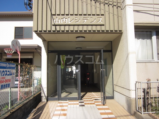 4/5 エントランス