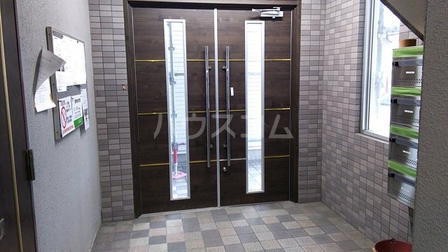 21/29 エントランス