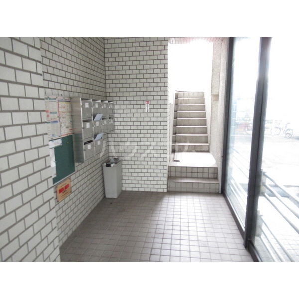 15/16 エントランス