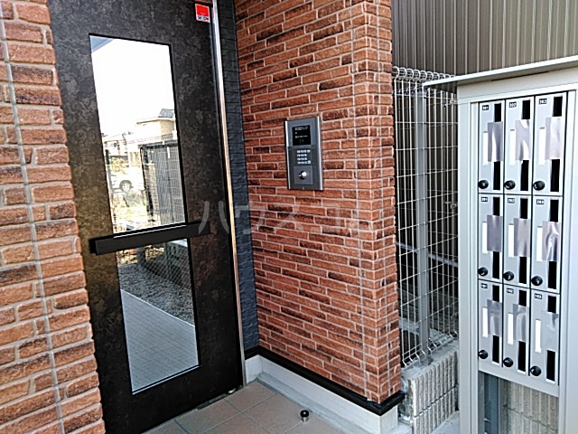 20/23 エントランス