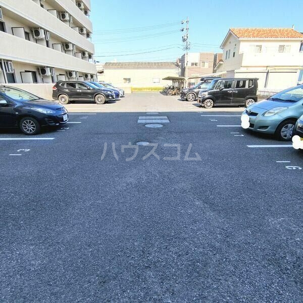 14/18 駐車場