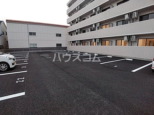 24/28 駐車場
