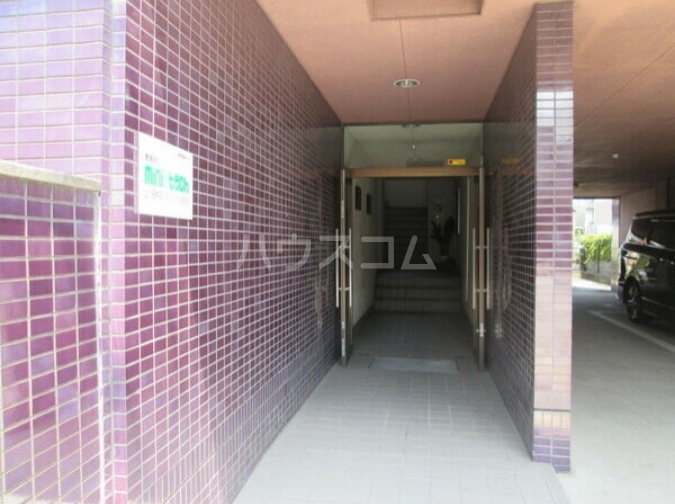 14/18 エントランス