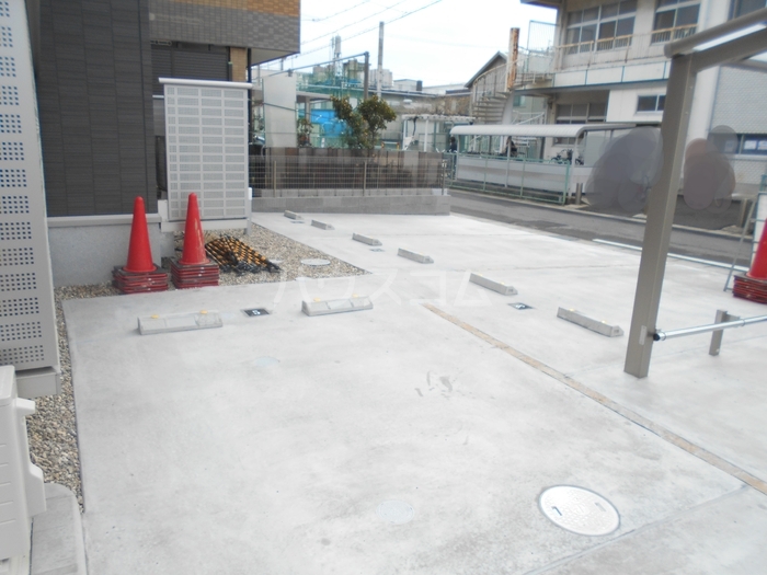2/13 駐車場