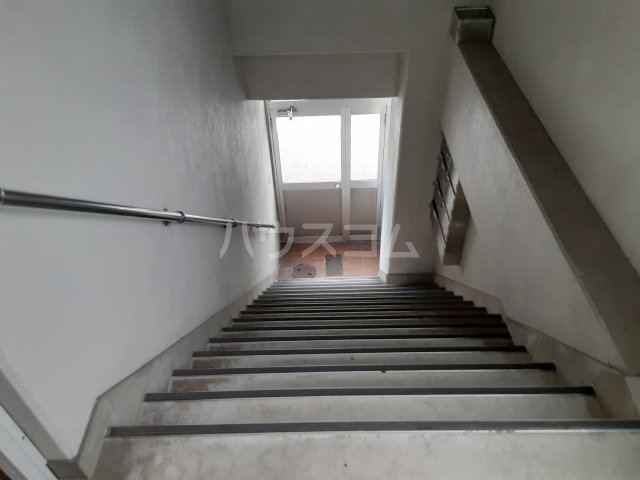 17/23 エントランス