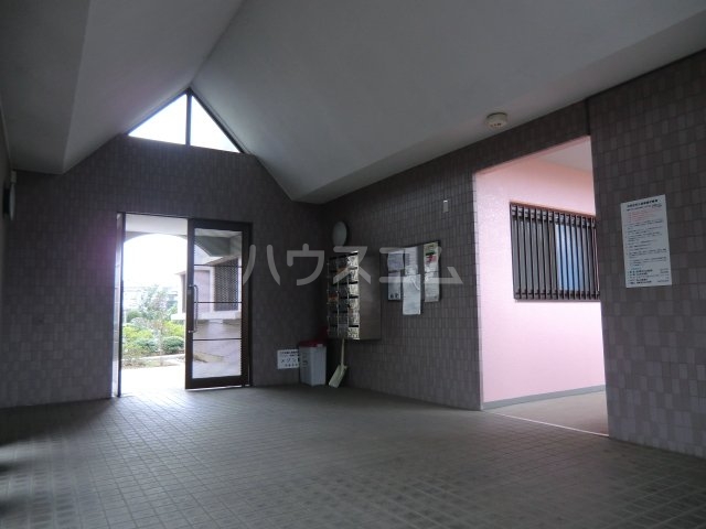 18/29 エントランス