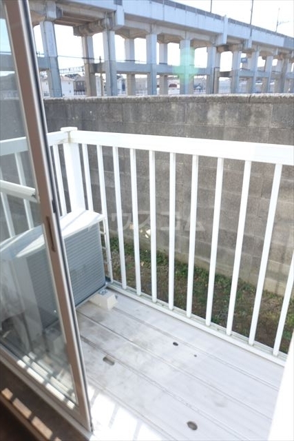 18/28 バルコニー