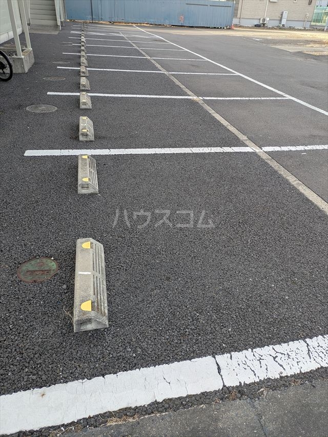 23/28 駐車場