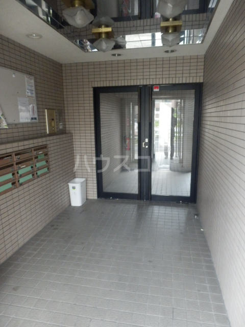 19/23 エントランス