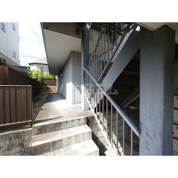 14/15 エントランス