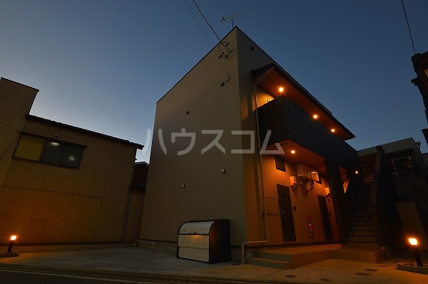 18/26 エントランス