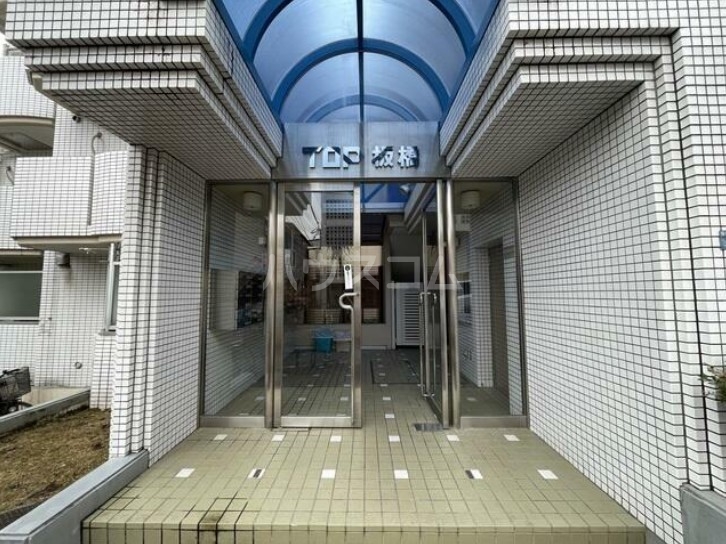 16/26 エントランス