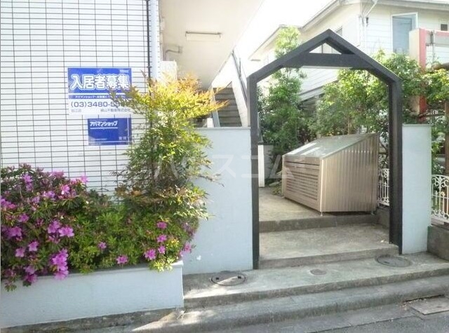 17/19 エントランス