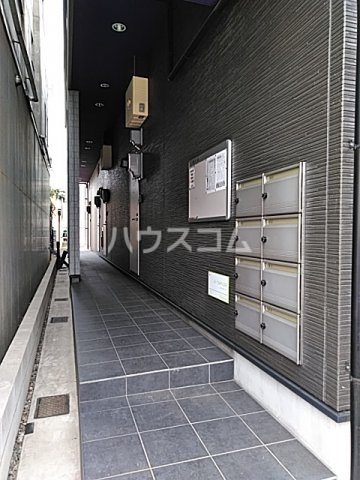 23/28 エントランス