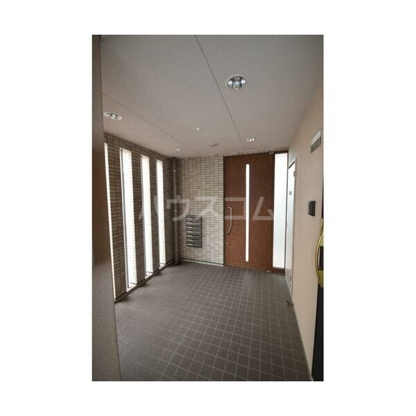 19/22 エントランス