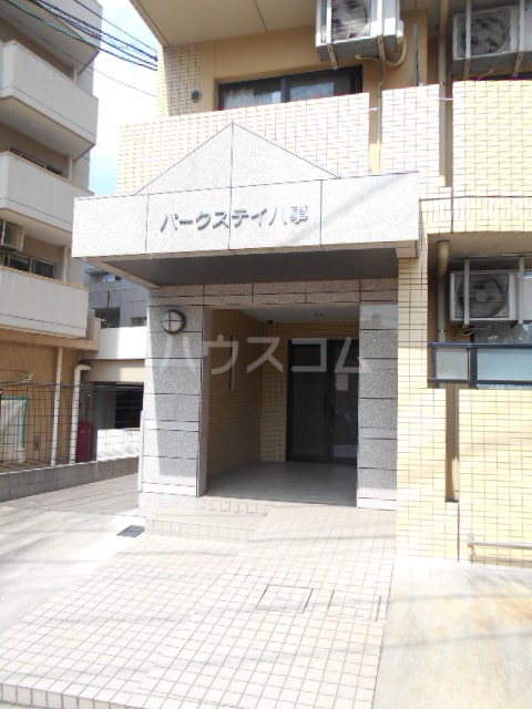 22/27 エントランス