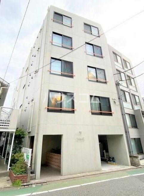 16/20 エントランス