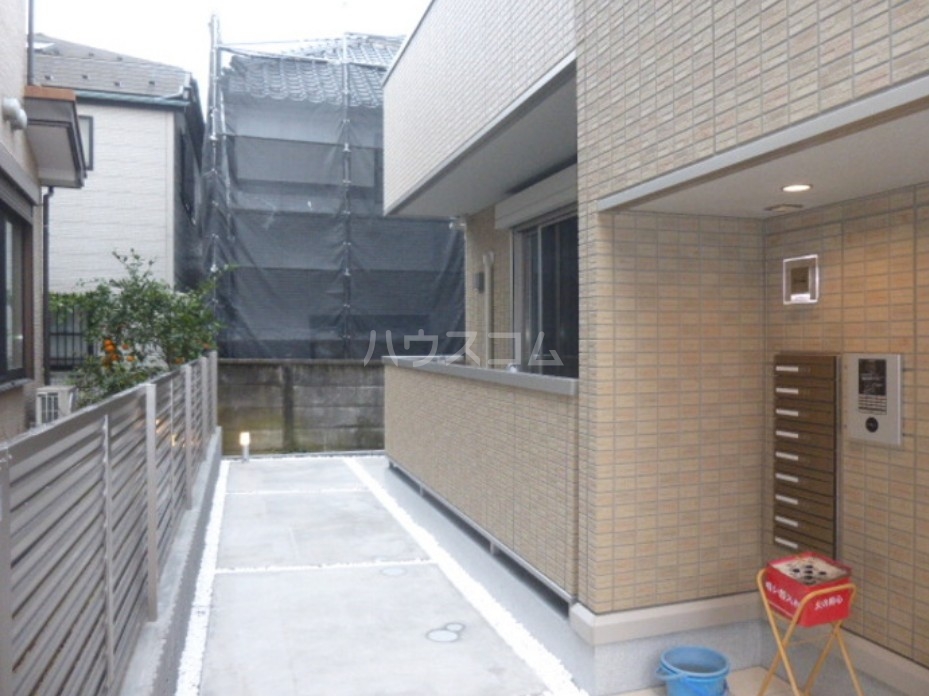 17/18 エントランス