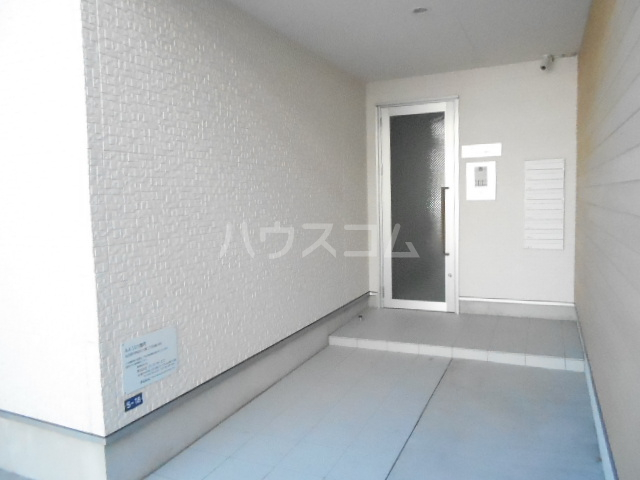 23/30 エントランス