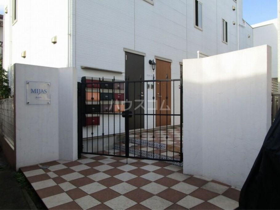 16/26 エントランス