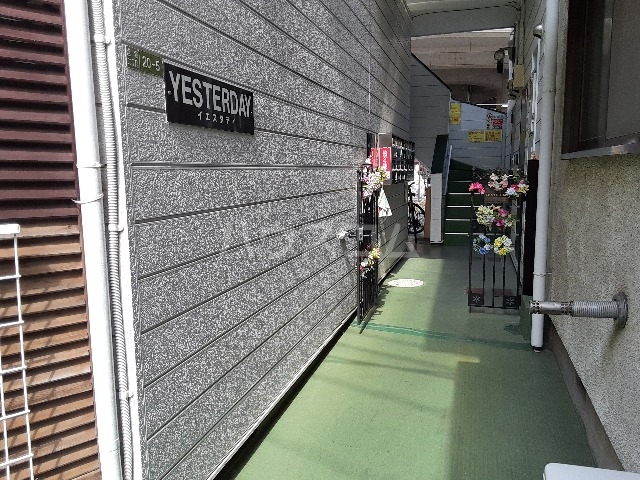 28/30 エントランス