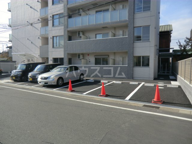 21/27 駐車場