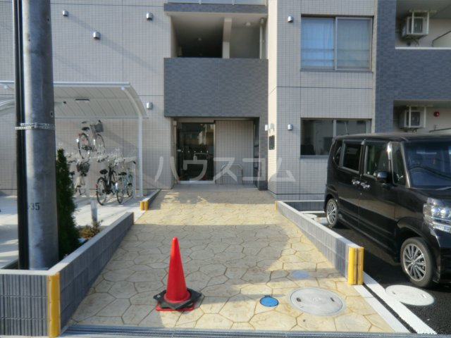 20/27 エントランス