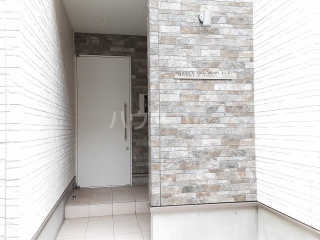 26/30 エントランス