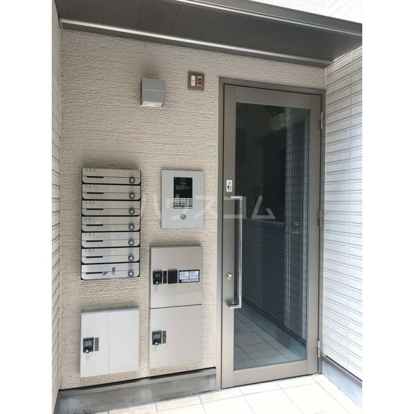 13/15 エントランス