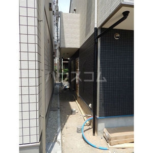 21/30 エントランス