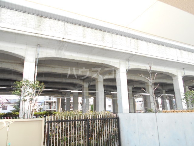 28/30 エントランス