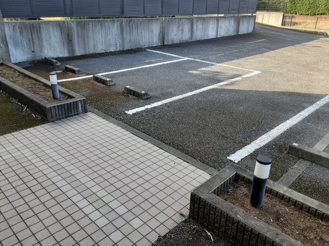 23/30 駐車場